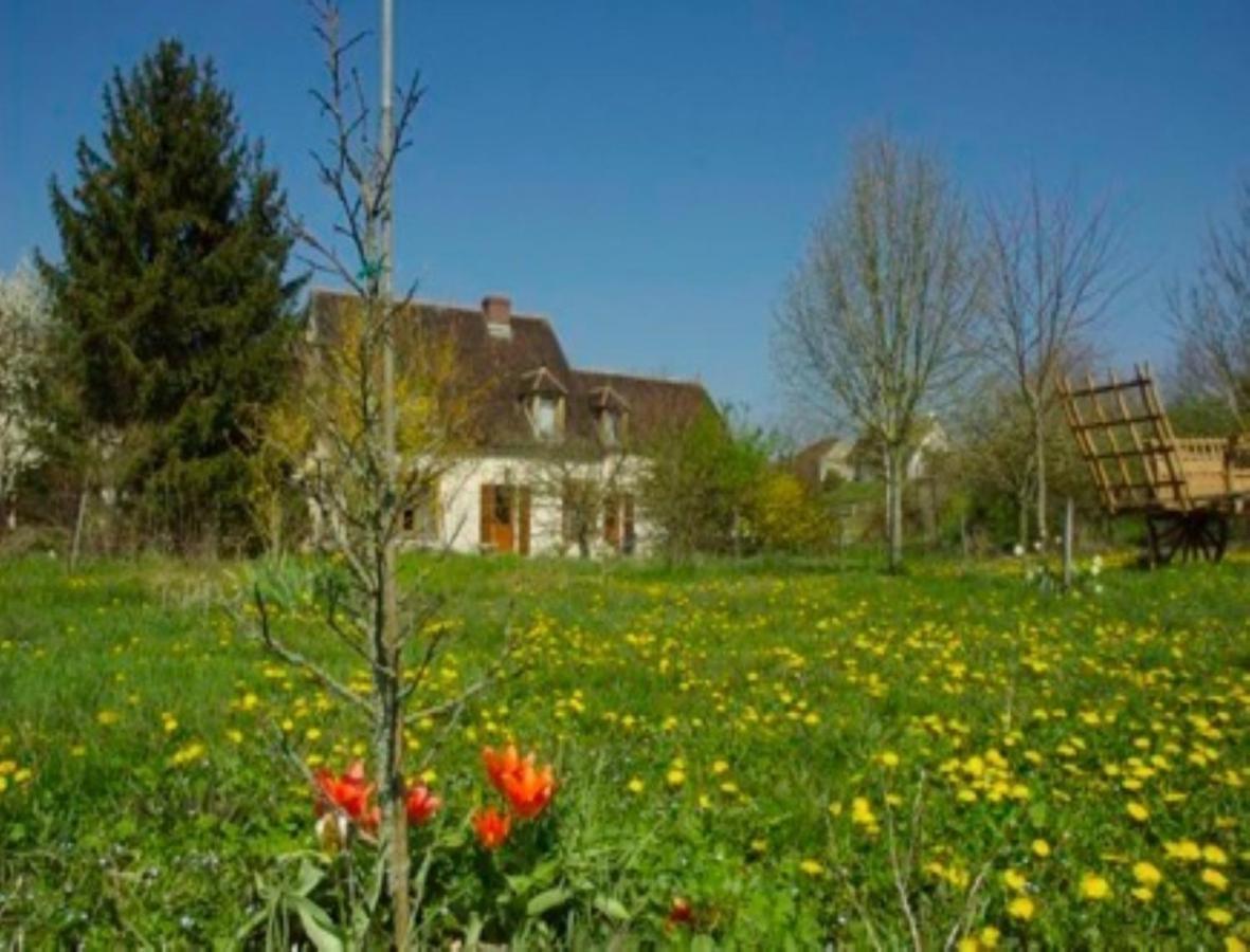 Chambres d'Hôtes Les Pierries Vézannes Extérieur photo
